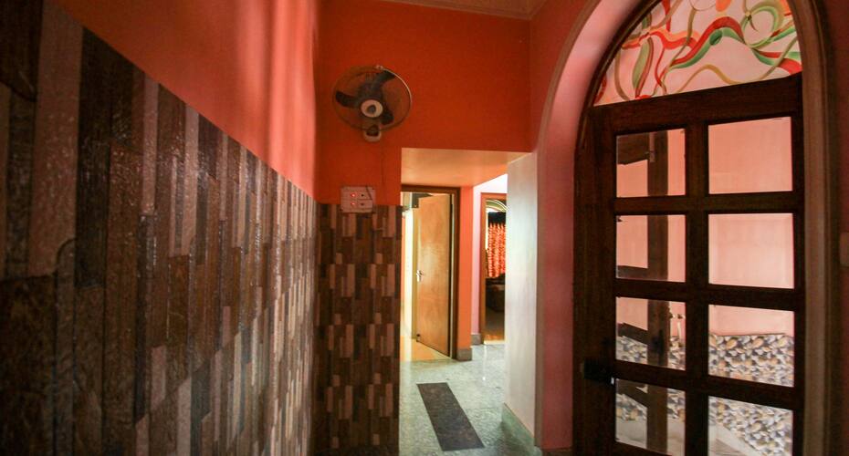 Ashiyana Guest House AL 211, Kolkata 3